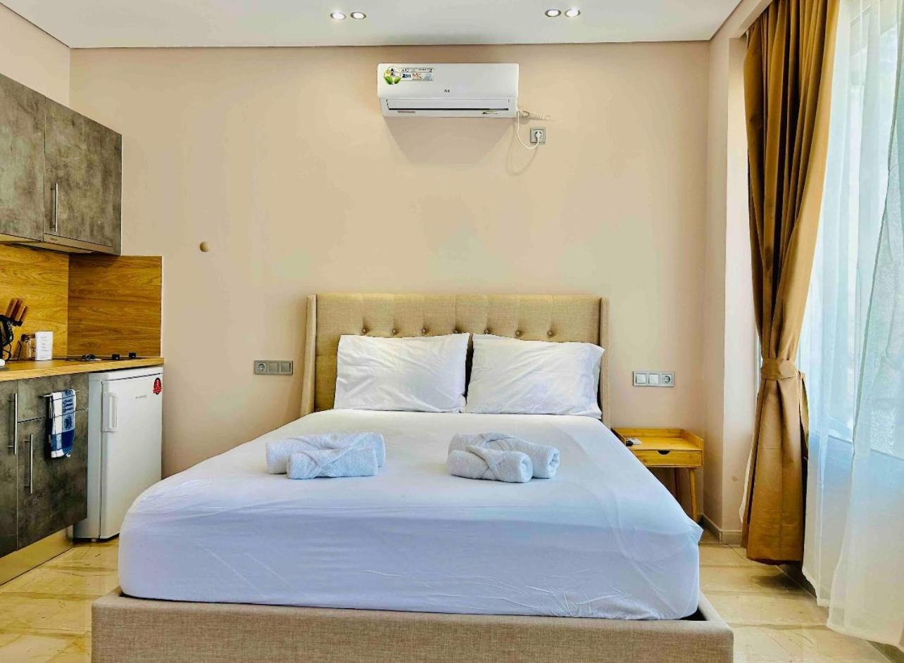 Port Twins Suites No2 Piraeus Exterior photo